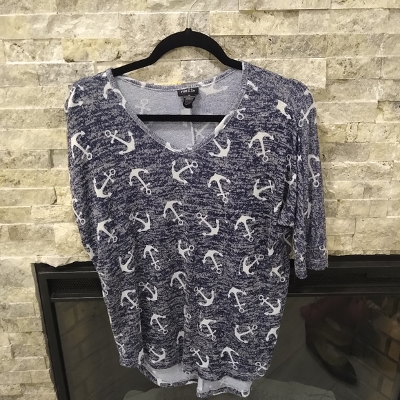 Shirt - Picture 2 of 2